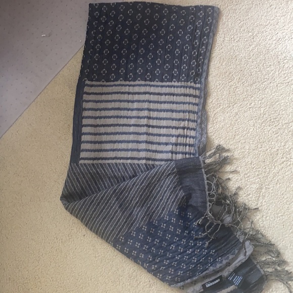 Vivante wool blend scarf - Picture 2 of 7